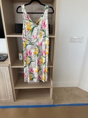 TOMMY BAHAMA Floral V-Neck Summer Dress in Pink, Yellow & Green